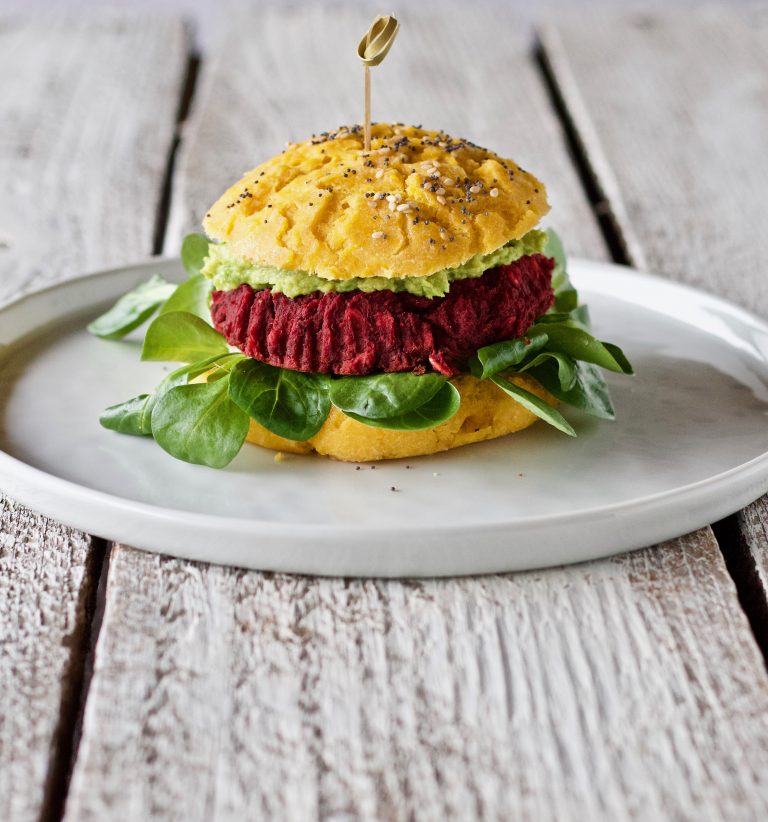 BURGER DI BARBABIETOLA CON PANINI ALLA CAROTA, vegan ...